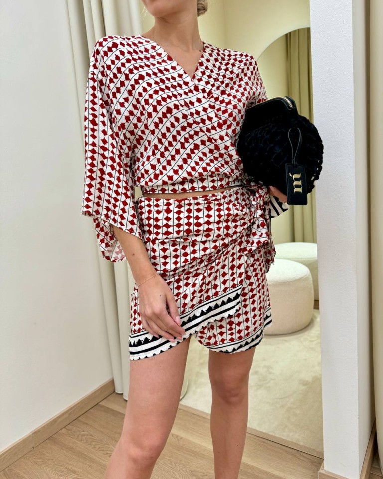Minigonna pareo fantasia panna rossa e nera Vicolo Shop Online Minigonna pareo fantasia panna rossa e nera Vicolo