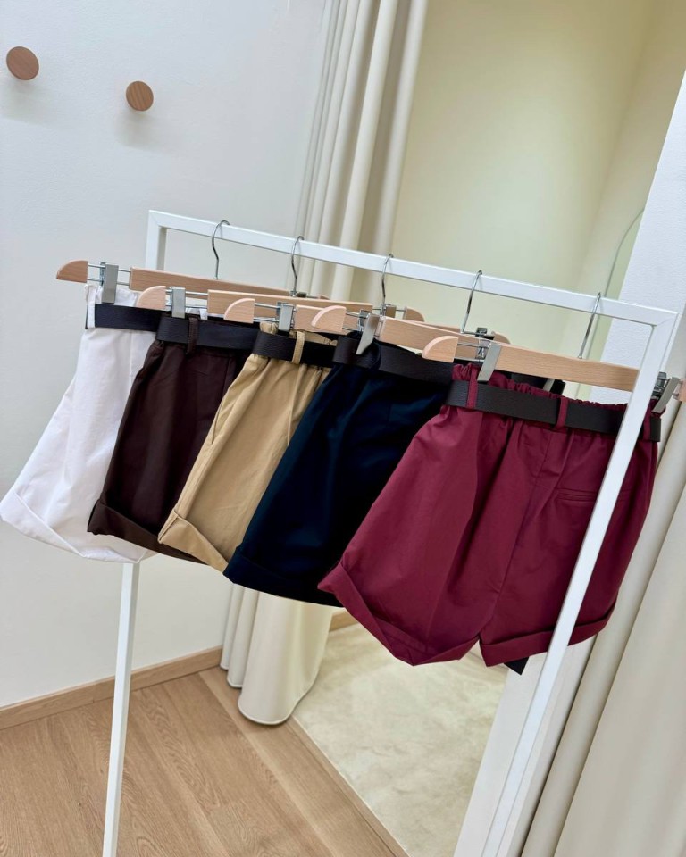 Shorts con cintura e risvolto cammello Susy Mix Shop Online Shorts con cintura e risvolto cammello Susy Mix