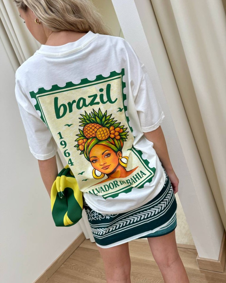 T-shirt panna stampa francobollo Brazil HaveOne Shop Online T-shirt panna stampa francobollo Brazil HaveOne