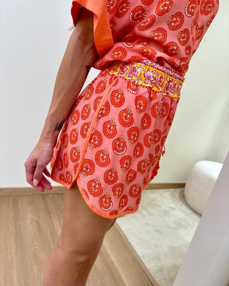 Short fantasia floreale salmone e arancio HaveOne Shop Online Short fantasia floreale salmone e arancio HaveOne