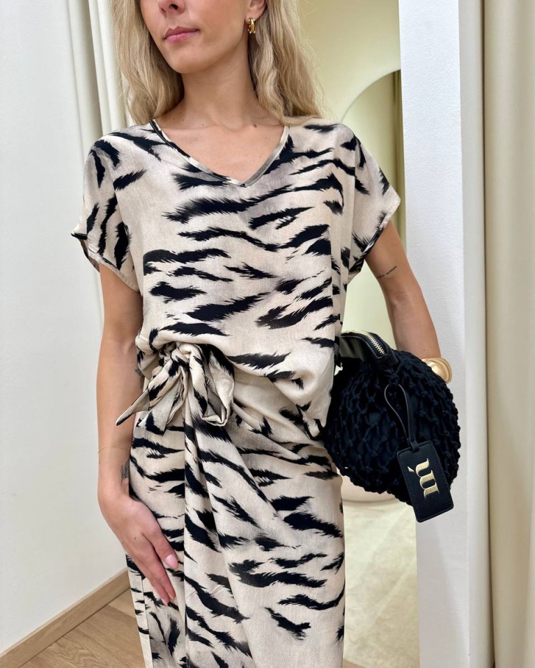Blusa fantasia zebrata sabbia e nera HaveOne Shop Online Blusa fantasia zebrata sabbia e nera HaveOne