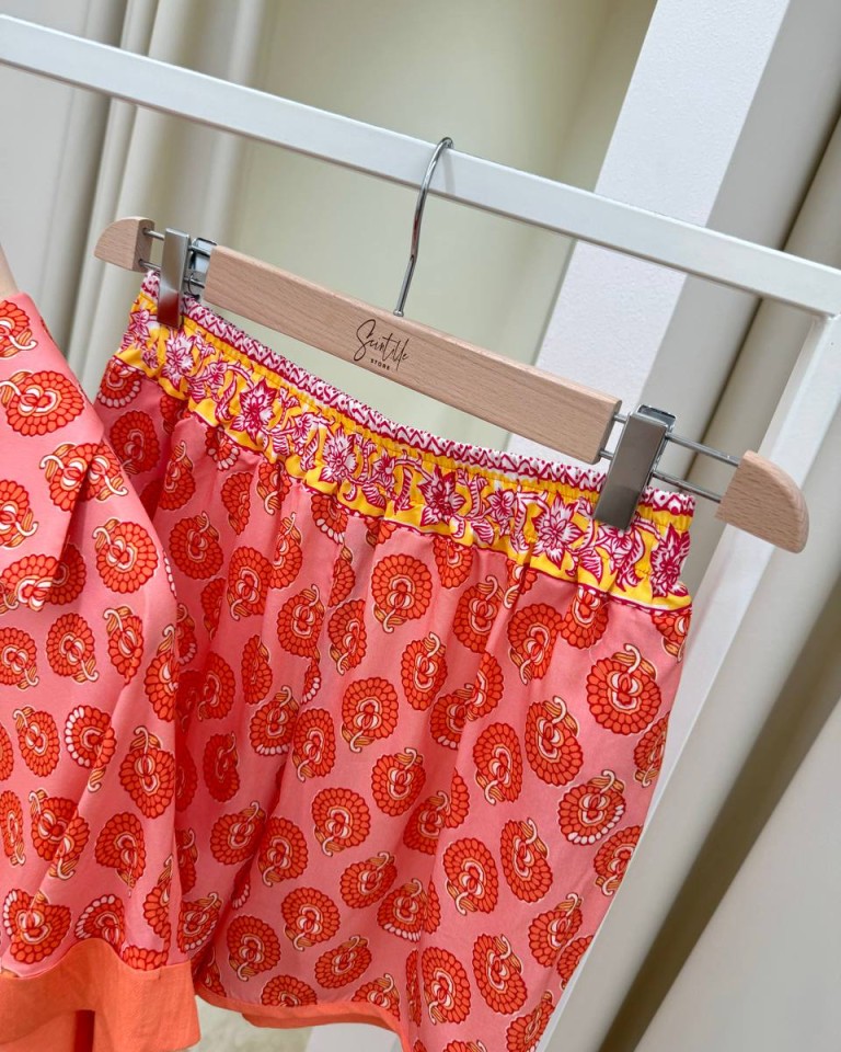 Short fantasia floreale salmone e arancio HaveOne Shop Online Short fantasia floreale salmone e arancio HaveOne