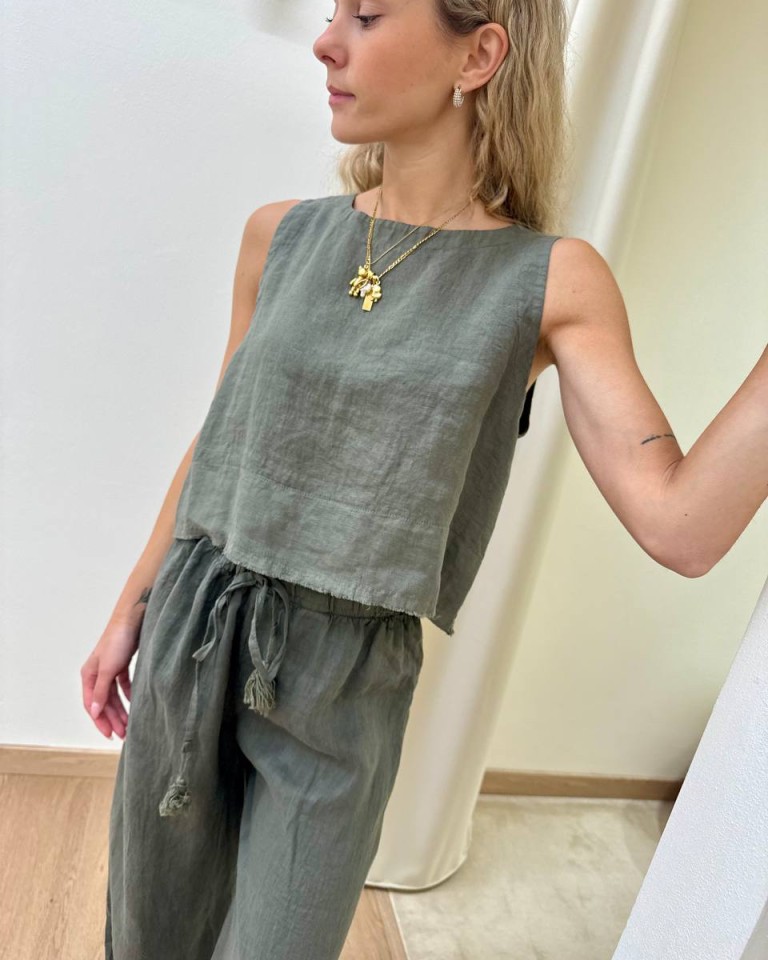 Top corto verde militare 100% lino Tensione In Shop Online Top corto verde militare 100% lino Tensione In