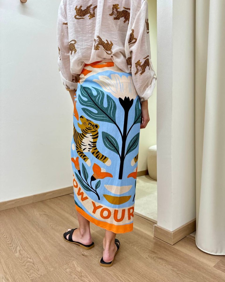 Gonna pareo lunga fantasia tigre celeste e arancio HaveOne Shop Online Gonna pareo lunga fantasia tigre celeste e arancio HaveOne
