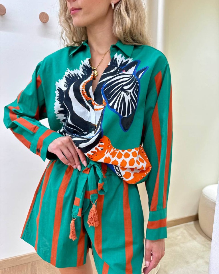 Camicia verde e rossa maxi stampa zebra Souvenir Shop Online Camicia verde e rossa maxi stampa zebra Souvenir
