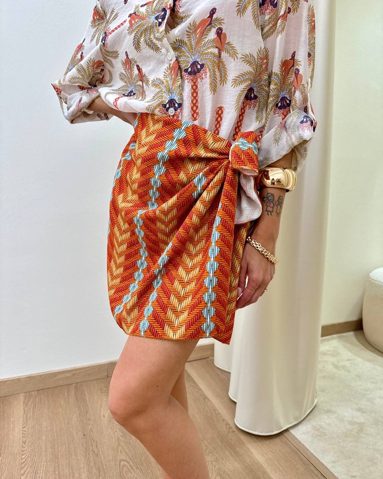 Gonna pareo corta fantasia zigzag arancio e rosso HaveOne Shop Online Gonna pareo corta fantasia zigzag arancio e rosso HaveOne