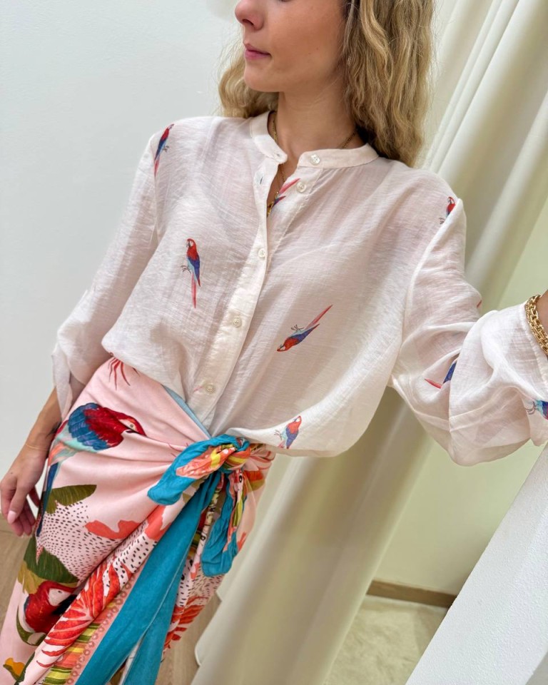 Camicia ampia coreana burro fantasia pappagalli rossi HaveOne Shop Online Camicia ampia coreana burro fantasia pappagalli rossi HaveOne