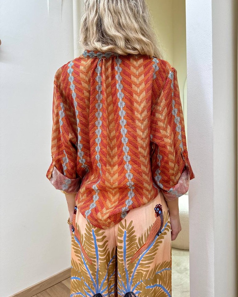 Camicia ampia coreana fantasia zigzag arancio e rosso HaveOne Shop Online Camicia ampia coreana fantasia zigzag arancio e rosso HaveOne