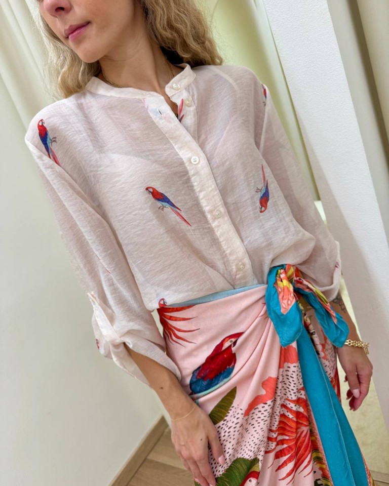 Camicia ampia coreana burro fantasia pappagalli rossi HaveOne Shop Online Camicia ampia coreana burro fantasia pappagalli rossi HaveOne