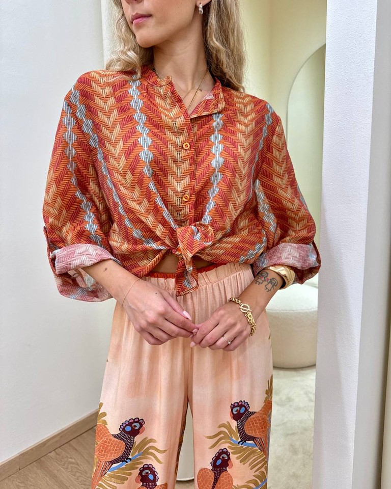 Camicia ampia coreana fantasia zigzag arancio e rosso HaveOne Shop Online Camicia ampia coreana fantasia zigzag arancio e rosso HaveOne