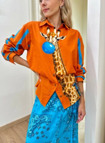 Shop Online Camicia arancio e azzurra maxi stampa giraffa Souvenir
