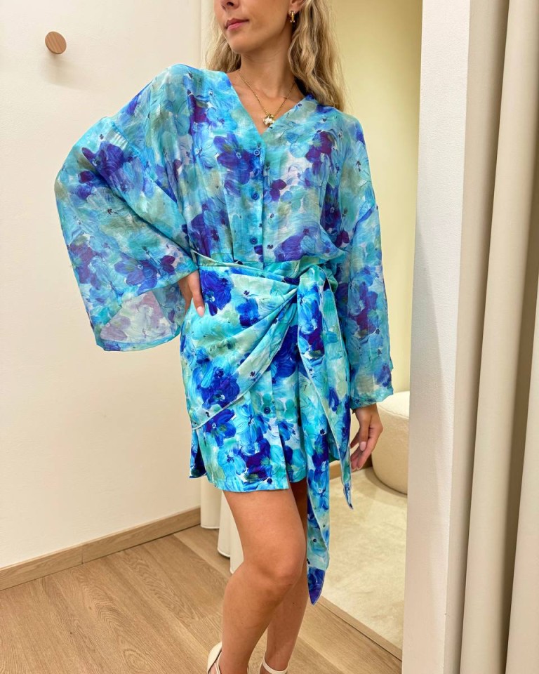 PRE ORDINE Vestito effetto foulard in vita ortensie azzurre Tensione In Shop Online PRE ORDINE Vestito effetto foulard in vita ortensie azzurre Tensione In