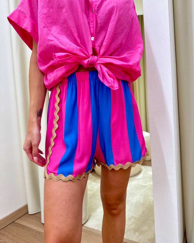 Shorts righe bordi ondulati blu e fucsia HaveOne Shop Online Shorts righe bordi ondulati blu e fucsia HaveOne
