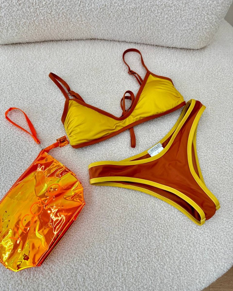 Set bikini e gonna pareo multicolor senape Vicolo Shop Online Set bikini e gonna pareo multicolor senape Vicolo