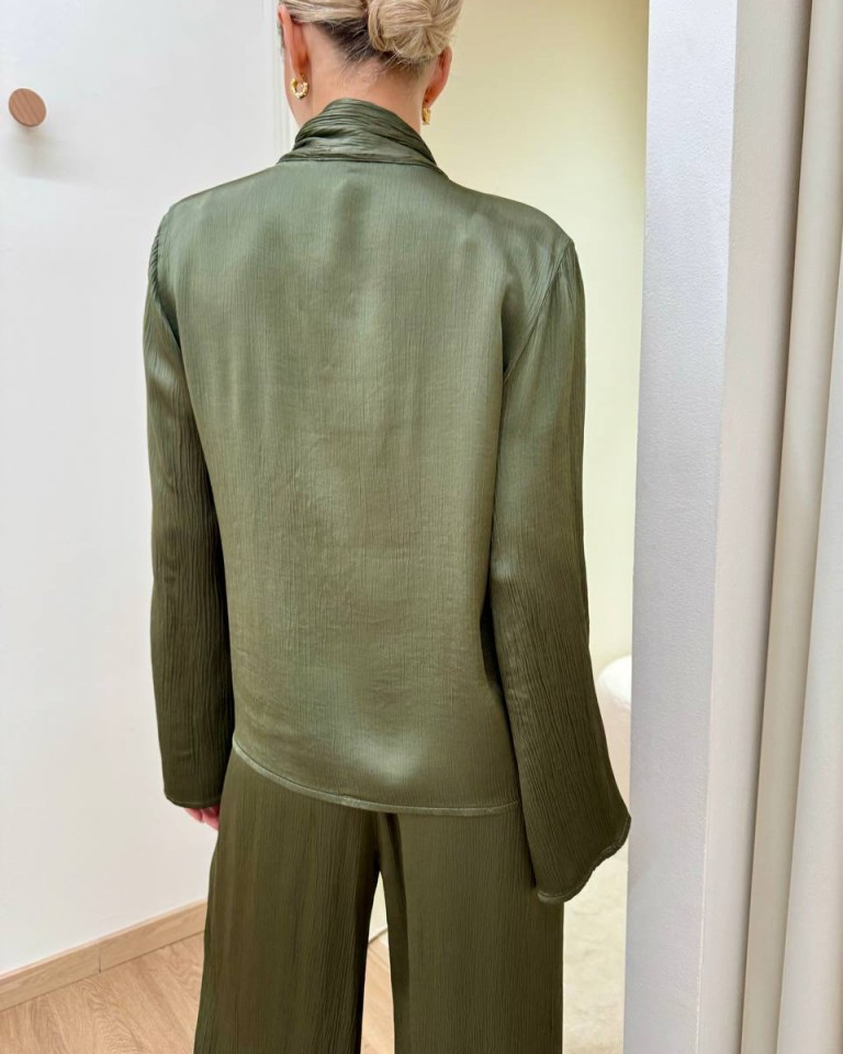 Blusa goffrata in viscosa verde militare HaveOne Shop Online Blusa goffrata in viscosa verde militare HaveOne