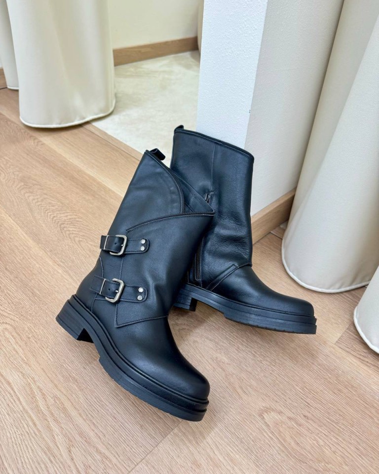 Stivale in pelle nera con fibbie Ovyè Shop Online Stivale in pelle nera con fibbie Ovyè