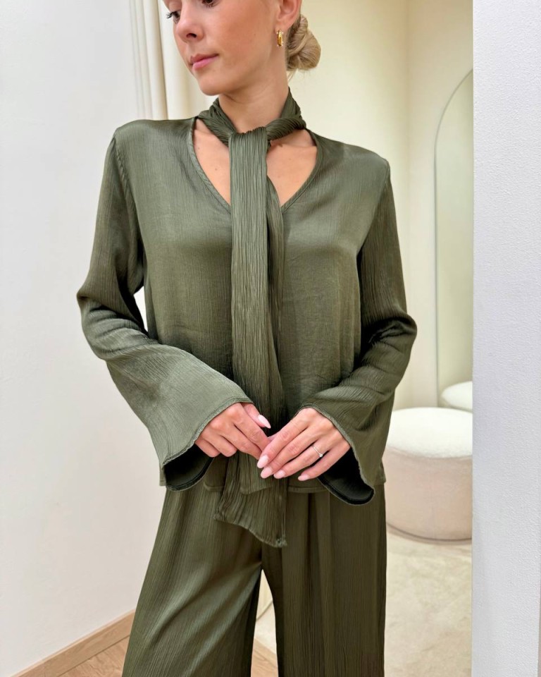 Blusa goffrata in viscosa verde militare HaveOne Shop Online Blusa goffrata in viscosa verde militare HaveOne