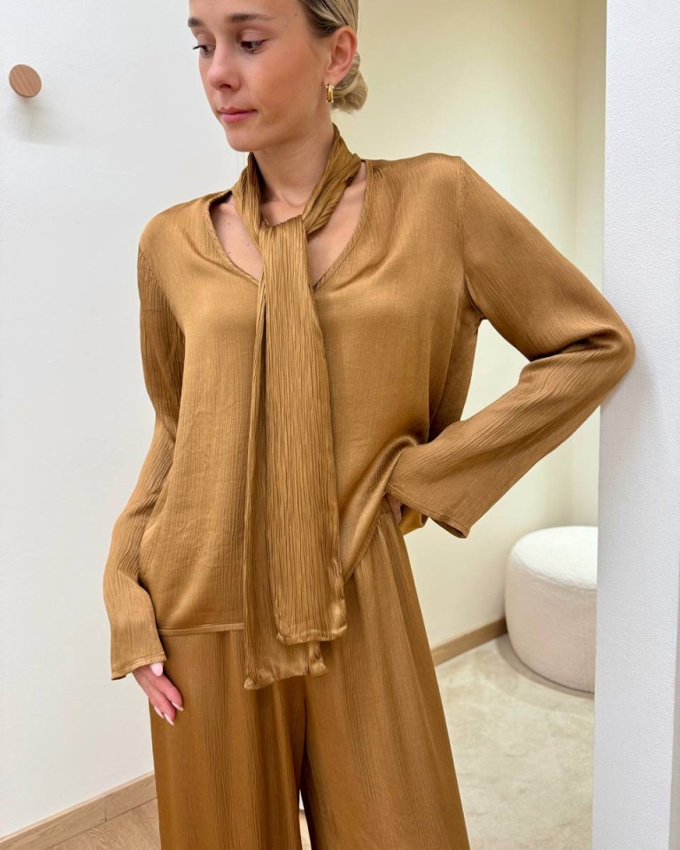 Blusa goffrata in viscosa cammello HaveOne Shop Online Blusa goffrata in viscosa cammello HaveOne