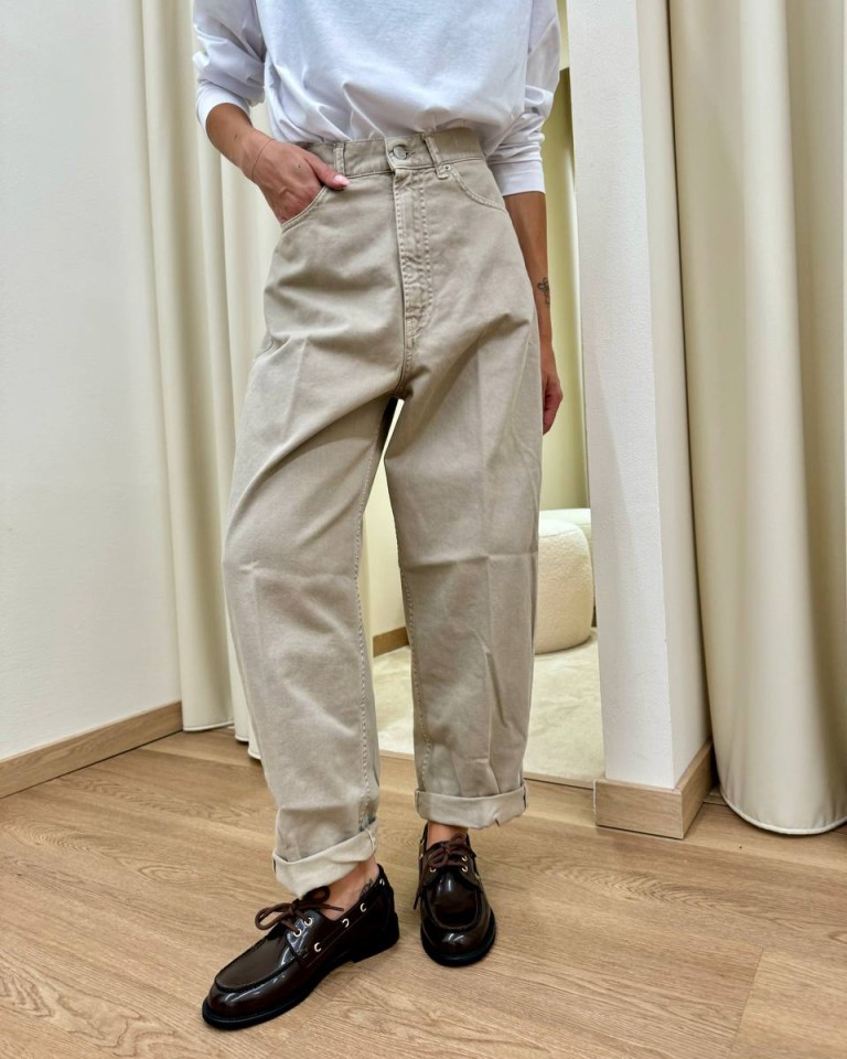 Jeans Laila relaxed fit sabbia Vicolo Shop Online Jeans Laila relaxed fit sabbia Vicolo