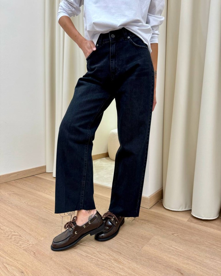 Jeans Cleve taglio vivo nero sfumato Souvenir Shop Online Jeans Cleve taglio vivo nero sfumato Souvenir