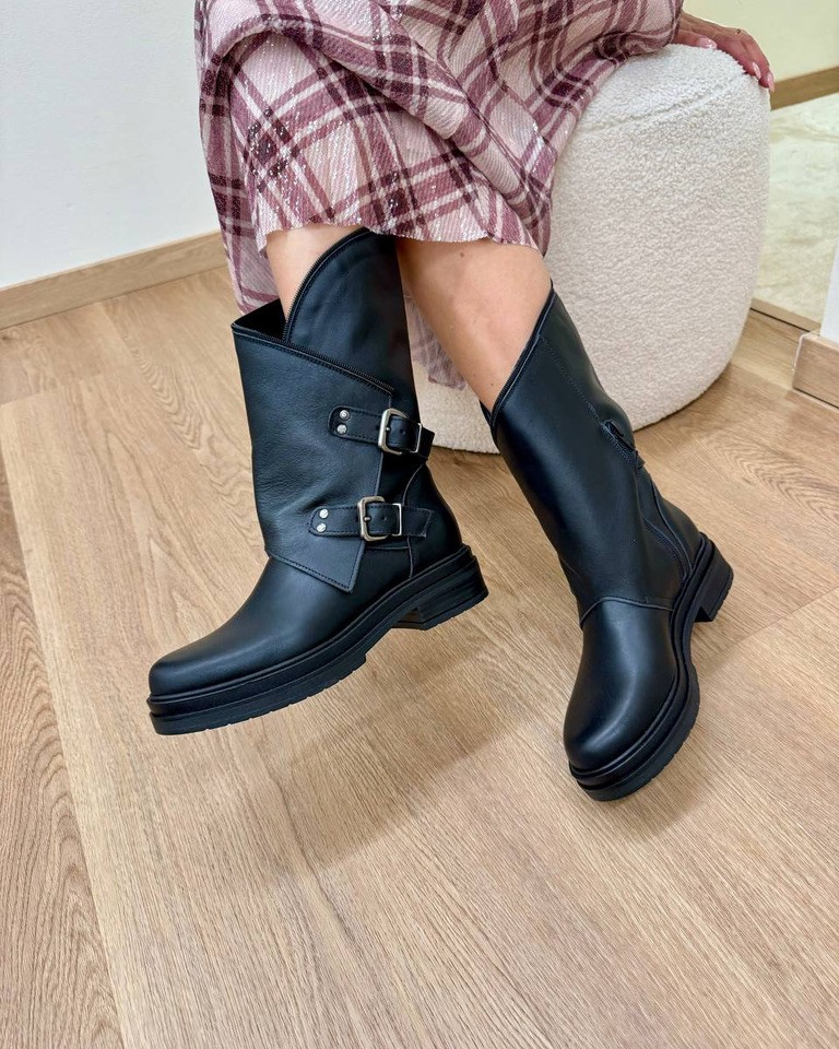 Stivale in pelle nera con fibbie Ovyè Shop Online Stivale in pelle nera con fibbie Ovyè