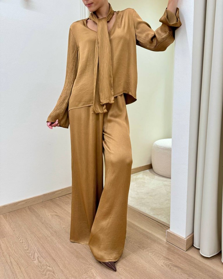 Blusa goffrata in viscosa cammello HaveOne Shop Online Blusa goffrata in viscosa cammello HaveOne