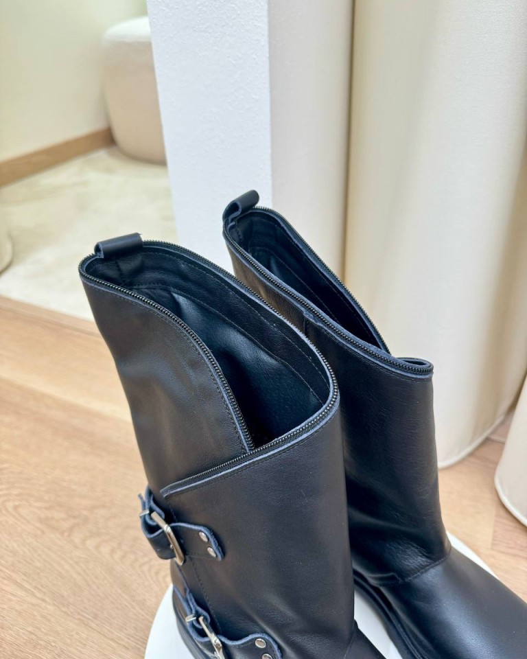 Stivale in pelle nera con fibbie Ovyè Shop Online Stivale in pelle nera con fibbie Ovyè