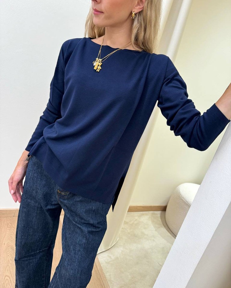 Maglia scatoletta spacchetti laterali blu navy Kontatto Shop Online Maglia scatoletta spacchetti laterali blu navy Kontatto