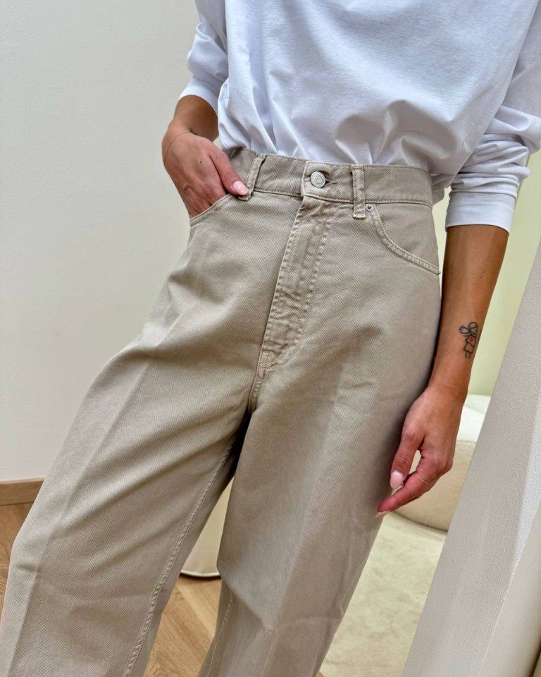 Jeans Laila relaxed fit sabbia Vicolo Shop Online Jeans Laila relaxed fit sabbia Vicolo