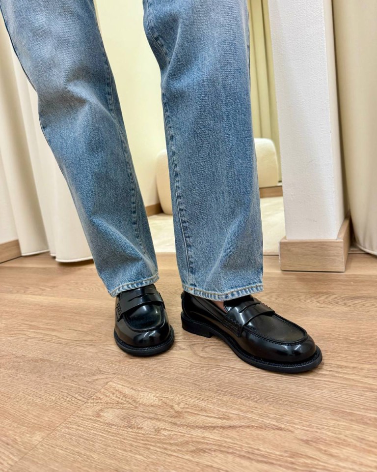 Jeans Zeke gamba dritta blu medio sfumato Vicolo Shop Online Jeans Zeke gamba dritta blu medio sfumato Vicolo