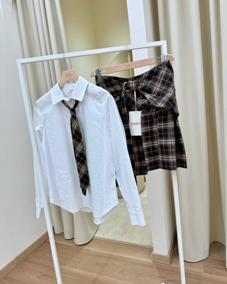 Camicia bianca ricamo "silence is better" Kontatto Shop Online Camicia bianca ricamo "silence is better" Kontatto