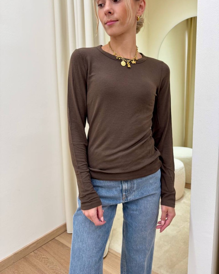Maglia basic aderente girocollo moka Kontatto Shop Online Maglia basic aderente girocollo moka Kontatto