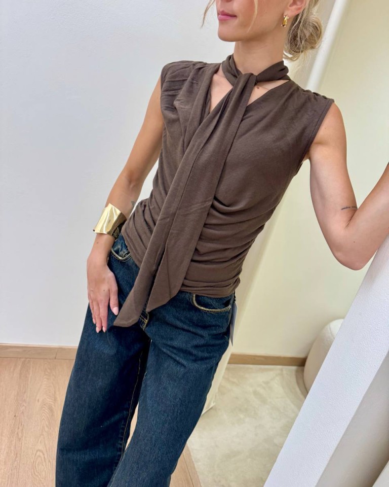 Top arricciato scollo a gronda con foulard moka Kontatto Shop Online Top arricciato scollo a gronda con foulard moka Kontatto