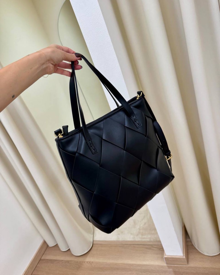 Borsa Hoshi maxi intreccio nera Vicolo Shop Online Borsa Hoshi maxi intreccio nera Vicolo