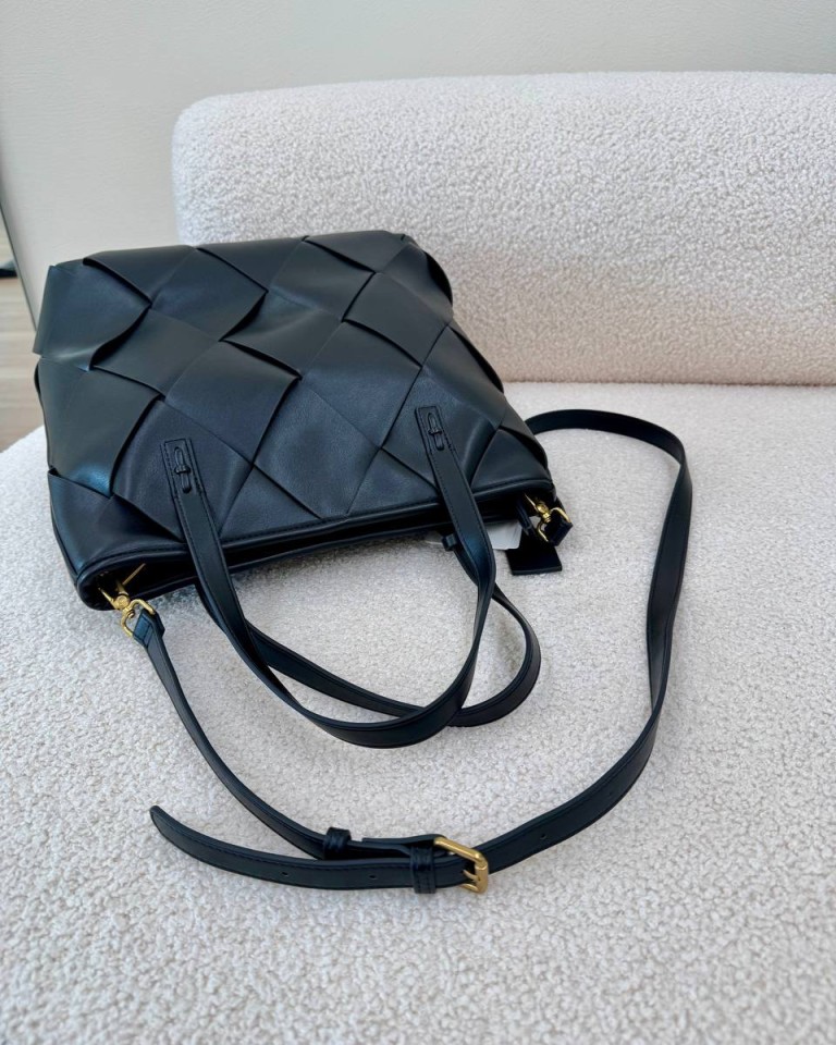 Borsa Hoshi maxi intreccio nera Vicolo Shop Online Borsa Hoshi maxi intreccio nera Vicolo