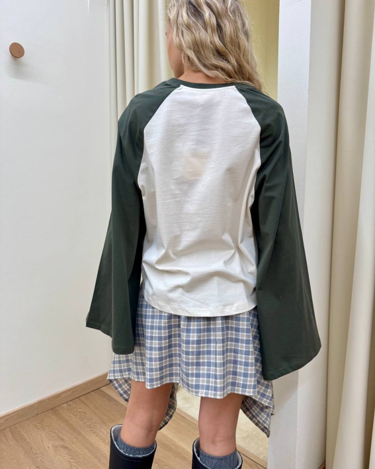 Maglia bicolore manica ampia burro e militare Vicolo Shop Online Maglia bicolore manica ampia burro e militare Vicolo