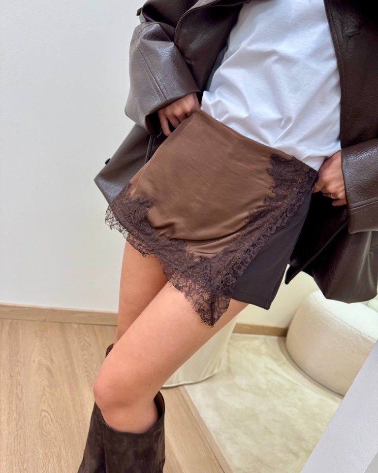 Shorts inserto pizzo asimmetrico moro HaveOne Shop Online Shorts inserto pizzo asimmetrico moro HaveOne