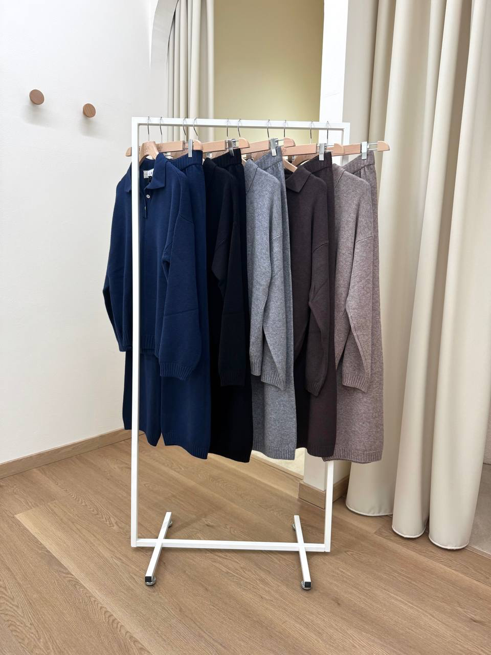 Completo maglia polo e pantalone nero HaveOne Shop Online Completo maglia polo e pantalone nero HaveOne