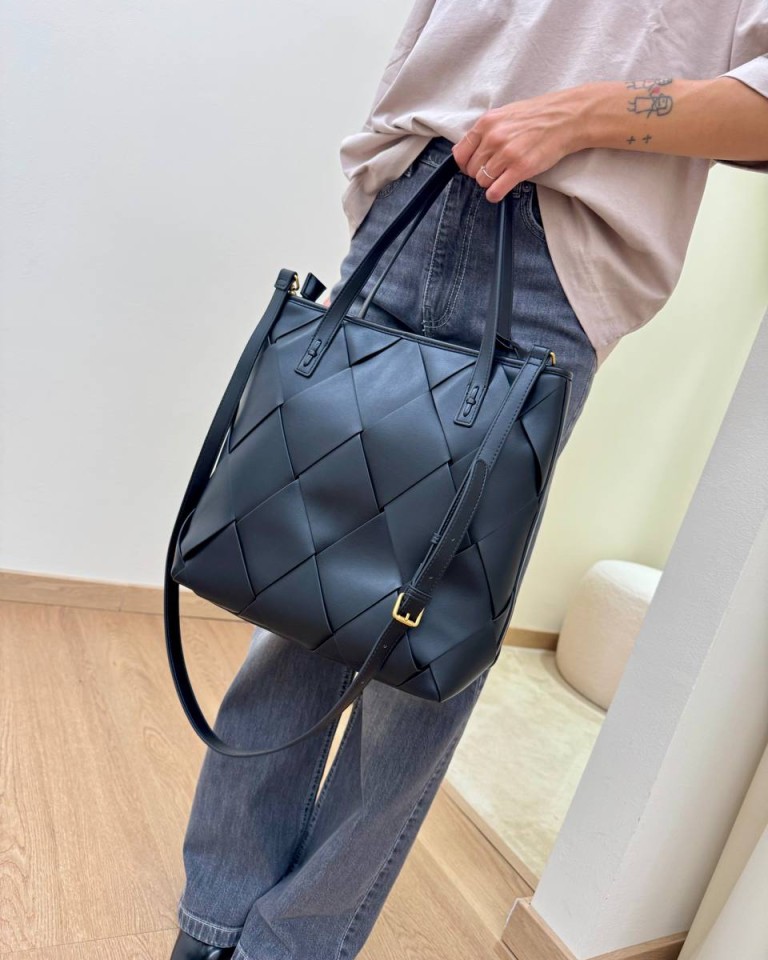 Borsa Hoshi maxi intreccio nera Vicolo Shop Online Borsa Hoshi maxi intreccio nera Vicolo