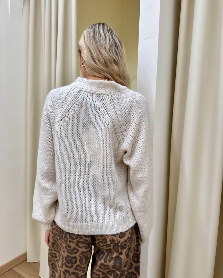 Cardigan con lana bottoni gioiello avorio HaveOne Shop Online Cardigan con lana bottoni gioiello avorio HaveOne