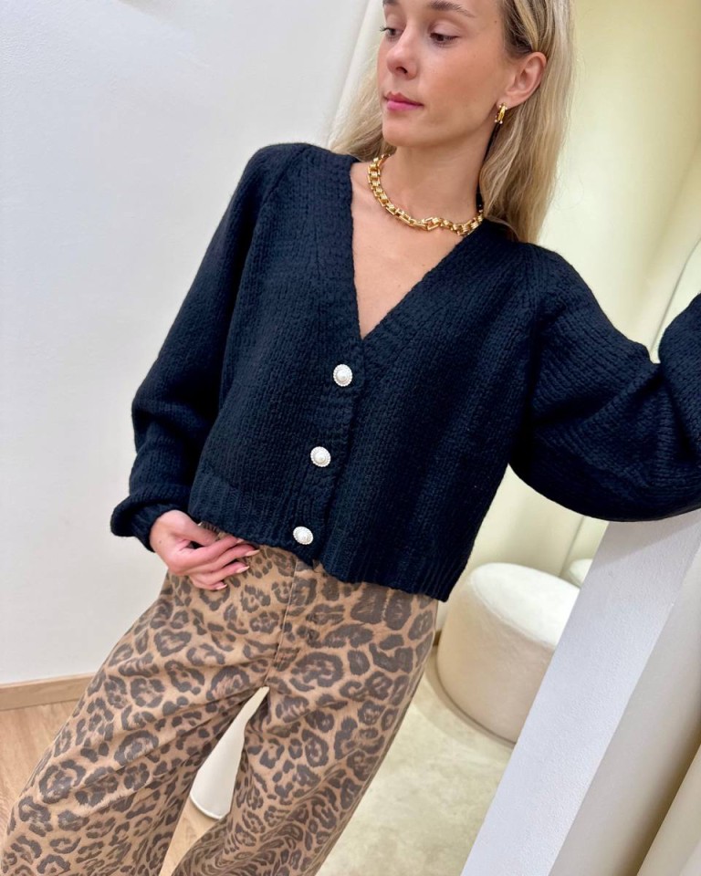 Cardigan con lana bottoni gioiello nero HaveOne Shop Online Cardigan con lana bottoni gioiello nero HaveOne