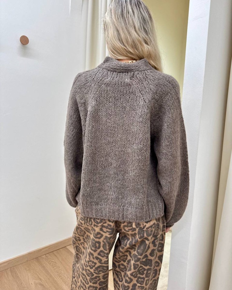 Cardigan con lana bottoni gioiello tortora HaveOne Shop Online Cardigan con lana bottoni gioiello tortora HaveOne