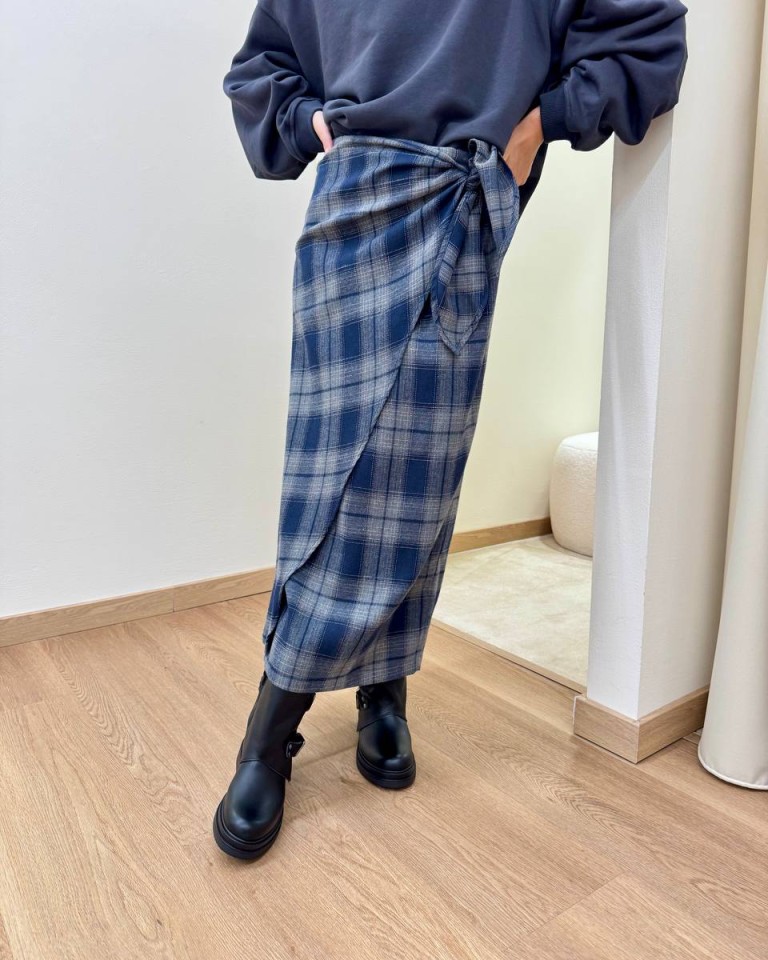 Gonna portafoglio check grigio e blu Vicolo Shop Online Gonna portafoglio check grigio e blu Vicolo