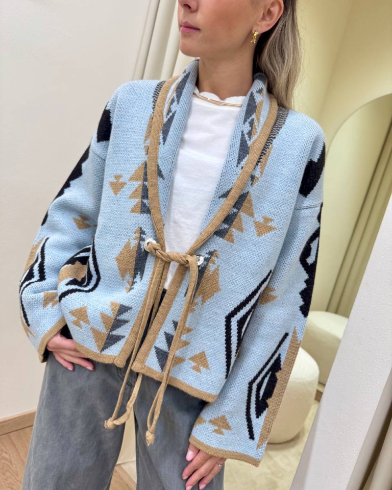 Cardigan fantasia jacquard celeste e beige Tensione In Shop Online Cardigan fantasia jacquard celeste e beige Tensione In