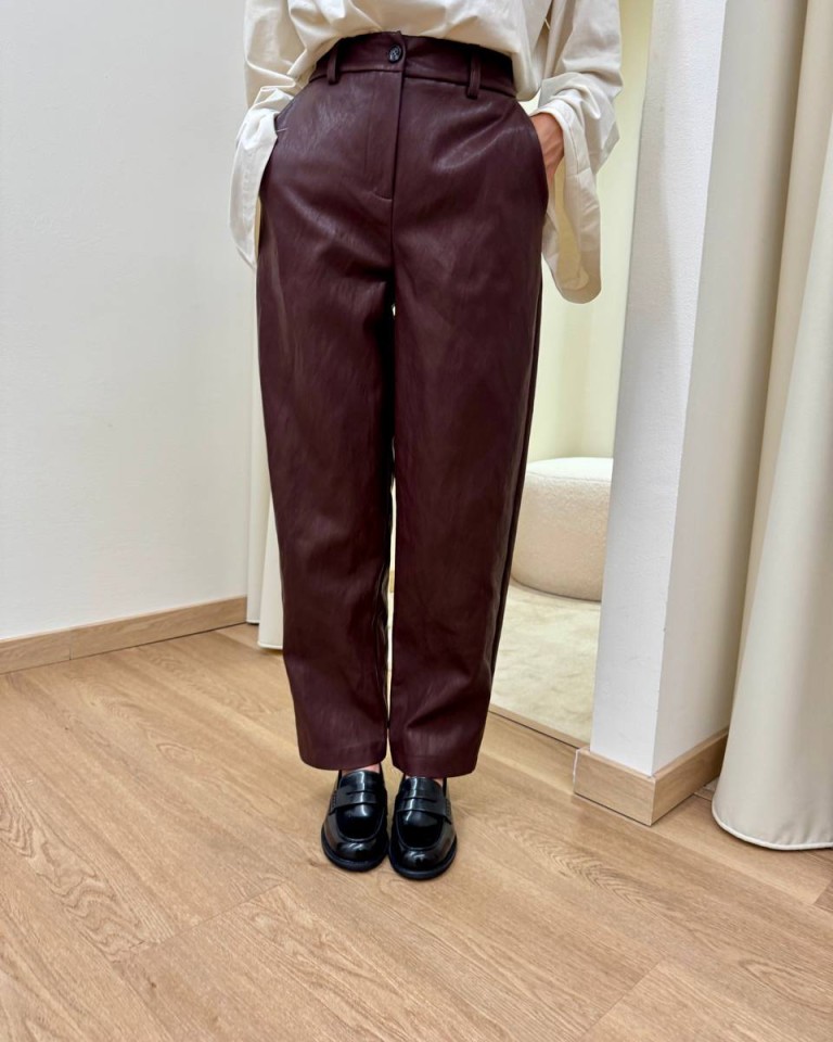 Pantalone sigaretta ecopelle martellata bordeaux Tensione In Shop Online Pantalone sigaretta ecopelle martellata bordeaux Tensione In