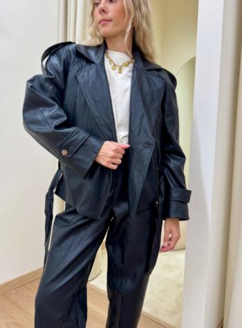 Shop Online Trench corto ecopelle martellata nera Tensione In