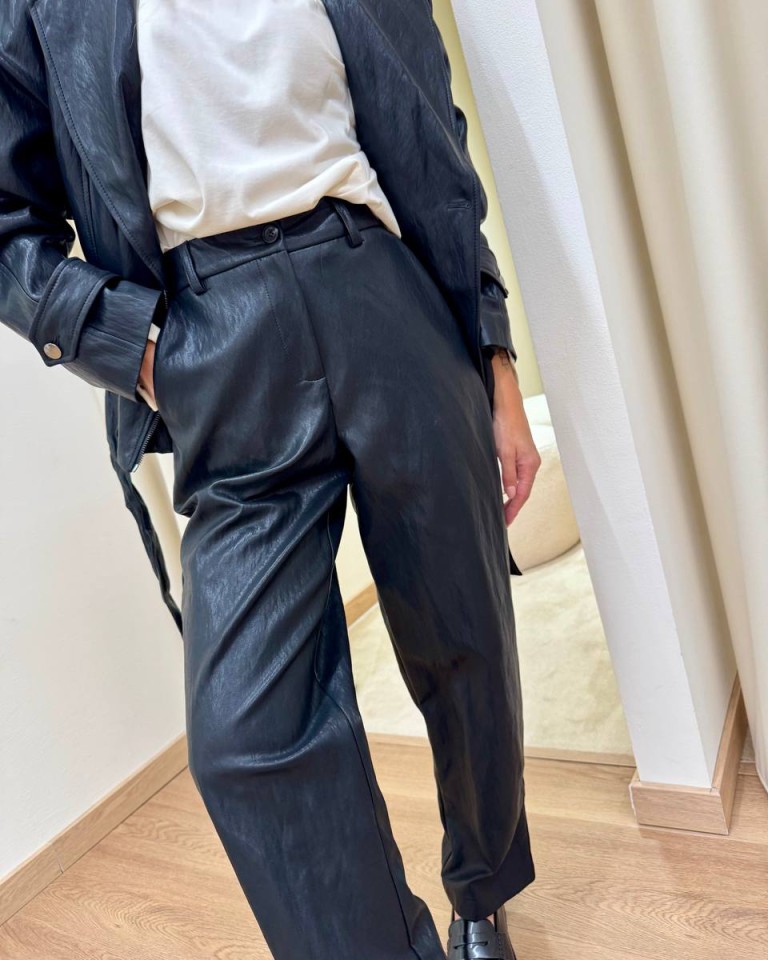 Pantalone sigaretta ecopelle martellata nera Tensione In Shop Online Pantalone sigaretta ecopelle martellata nera Tensione In