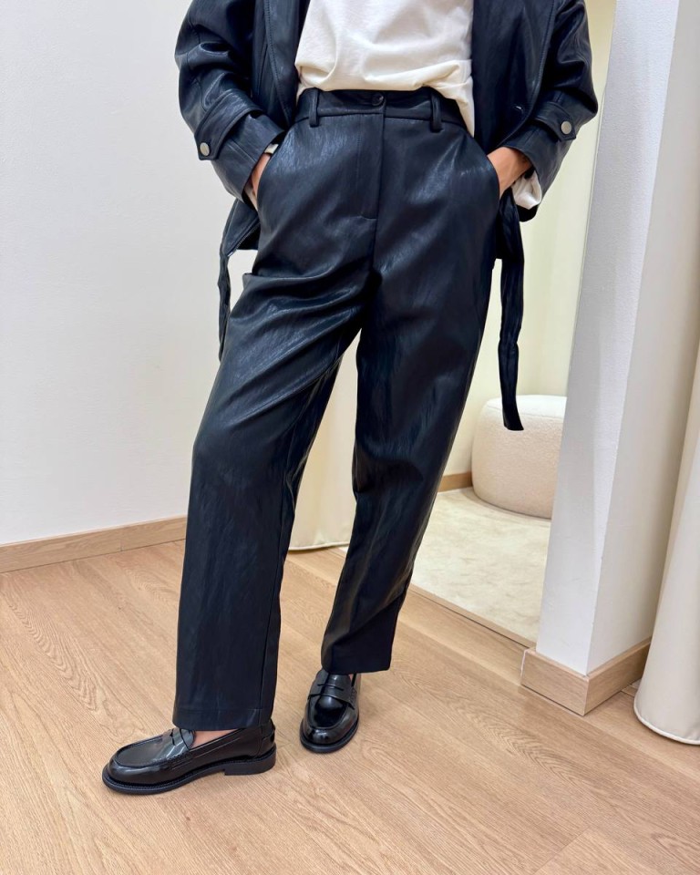 Pantalone sigaretta ecopelle martellata nera Tensione In Shop Online Pantalone sigaretta ecopelle martellata nera Tensione In