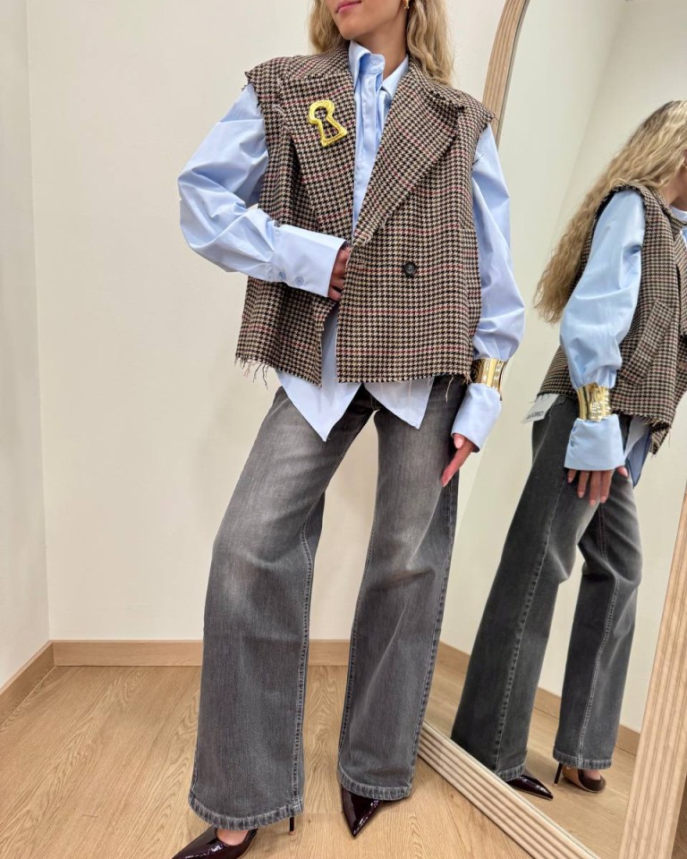 Gilet pied de poule beige e nero spilla oro Tensione In Shop Online Gilet pied de poule beige e nero spilla oro Tensione In