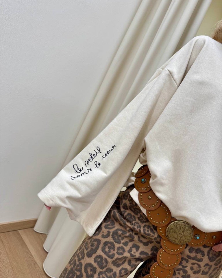 Felpa over maniche ampie stampa occhio burro Vicolo Shop Online Felpa over maniche ampie stampa occhio burro Vicolo